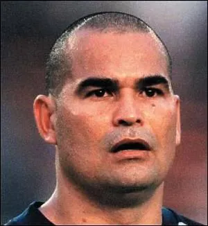 Jos Luis Chilavert est un joueur...