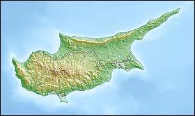 Capitale de Chypre Nicosie est une ville divise en deux  l'instar de Berlin en son temps. Comment s'appelle la zone dmilitarise qui spare les deux parties de la ville ?