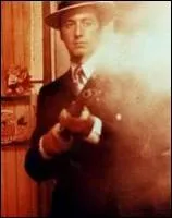 Quel est le nom de ce fusil  canon sci, arme la plus employe par la mafia italienne, pour excuter les tratres ayant bris la loi du silence ?