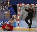 Quel est le nombre de joueurs dans une quipe de handball ?