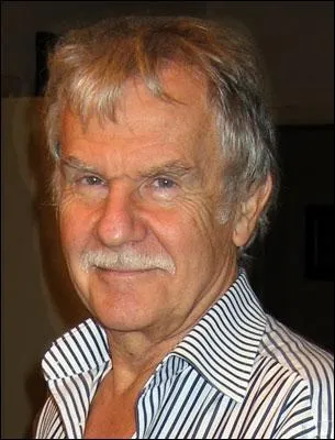 Quel est le nom de cet auteur de BD ?