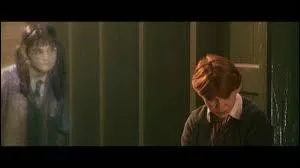 Qui hante les toilettes ?