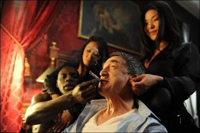 Philippe ne ressent aucune sensation des pieds au cou. Quel(s) organes ne le laisse(nt) pas indiffrent lorsqu'on les touche ?