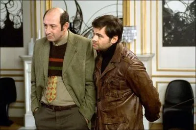 Michel ( Merad) et Kim ( Cornillac) sont deux frres policiers enrls dans une affaire de terrorisme, suite  leur tricherie aux tests d'aptitudes.