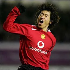 Park Ji Sung est un joueur de l'quipe nationale de...