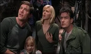 Comment s'appelle le frre de Tom Logase ?