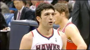 Qui est ce pivot gorgien des Hawks ?