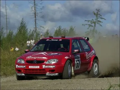 Sur quelle voiture a-t-il particip au rallye du Var 2003 ?