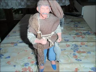 Cet homme porte sur l'paule !