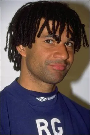 Ruud gullit est un joueur de football... .