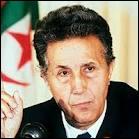 Comment s'appelait l'un des chefs historiques du FLN qui est devenu le premier président de l'Algérie indépendante ?
