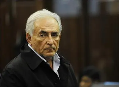 Politique : c'est la descente aux enfers pour le directeur du FMI Dominique Strauss-Kahn, accus de tentative de viol sur une femme de chambre. Dans quelle ville amricaine a-t-il t arret ?