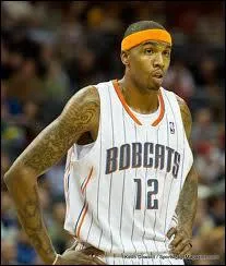 Qui est cet ailier, 4me de la draft 2006 et ancien joueur des Bulls ?