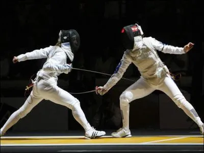 Toujours en 1980 et toujours en escrime, mais en équipe, avec quelle arme, Pascale trinquet-Hachin, Isabelle Boéri, Véronique Brouquier, Brigitte Gaudin et Christine Muzio ont-elles remporté ce titre ?