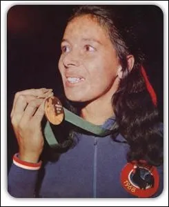 Sur quelle distance Colette Besson est-elle devenue, championne olympique à Mexico en 1968 ?