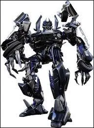 Je me transforme en voiture de police.