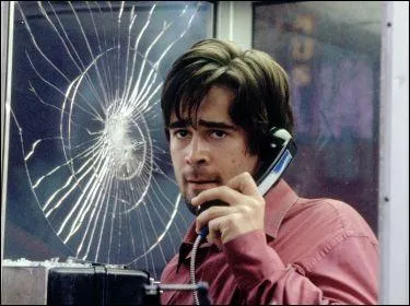 Dans 'Phone Game', quelqu'un se retrouve coinc dans une cabine tlphonique avec quelqu'un de spcial  l'appareil, qui est-ce ?