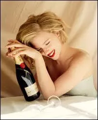 En fvrier 2009, de quelle marque de champagne devient-elle l'grie ?