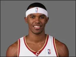 Qui est ce meneur des Cavs, spcialiste du shoot  3 points ?