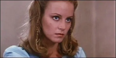 Dans "V", comment se prénomme la fille de Robin ?