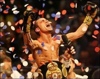 Novembre : Qui a été champion(ne) du monde de boxe ?