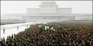 Décembre : Quelle personne a eu le plus de monde pour ses obsèques ?