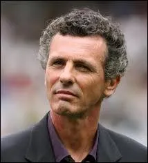 Août : Pierre Quinon était un grand champion : il avait remporté le titre olympique à Los Angeles au...