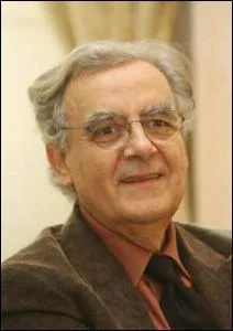 Journaliste et critique litt�raire fran�ais, n� le 5 mai 1935, qui a anim� l'�mission 'Apostrophes'.