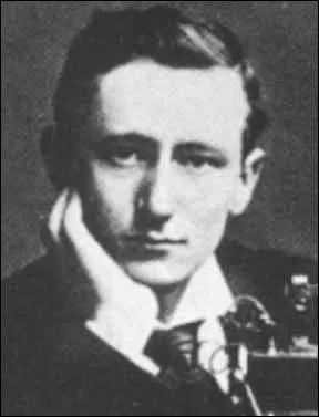 Inventeur italien, n� le 25 avril 1874, Prix Nobel de physique 1909, qui a grandement particip� au d�veloppement de la t�l�graphie sans fil.
