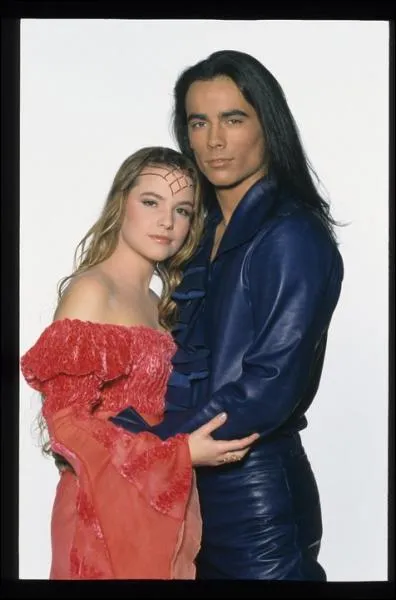 Comment se termine le spectacle 'Romo et Juliette' ?