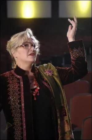 Comment s'appelle la comdie musicale de Mme Darbus ?