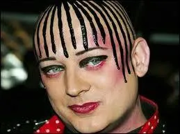 Jolie coupe bien peinte, qui est ce boy ?