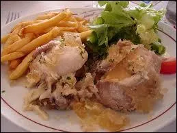 Spcialit culinaire, 'le potjevleesch'(= 'petit pot de viandes', en nerlandais) est un plat traditionnel compos de morceaux de viandes froides (poulet-lapin-porc-veau) pris dans de la gele. . C'est