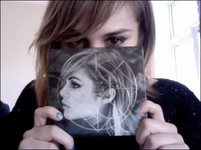 Qui se cache derrire cette photo ?