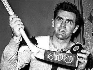 A quelle position jouait Maurice Richard ?