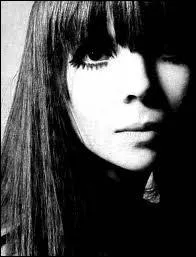 Modle des plus grands photographes (Richard Avedon, Cecil Beaton, David Bailey). Une grie pour les Swinging Sixties.