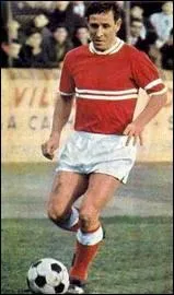 Premier laurat franais du ballon d´or (en 1958), il connut la gloire avec le Real Madrid, et des hauts et des bas avec le Stade de Reims et l'quipe de France :