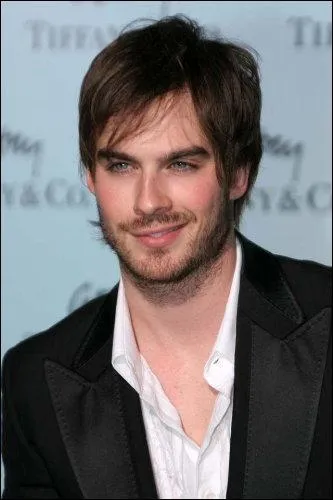 Ian Somerhalder a travaill en tant que mannequin. Cite une des marques pour laquelle il a travaill :