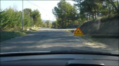 Je dois tenir compte de ce panneau :