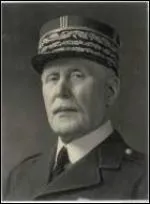 Quelle tait sa fonction lorsque les reprsentants de son gouvernement ont sign l'armistice du 22 juin 1940 ?