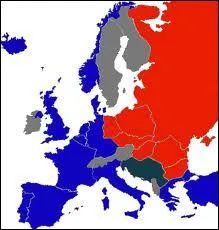 En 1946, Churchill est  l'origine d'une expression image marquant la sparation entre ' le monde libre ' et ' l'URSS et le bloc de l'Est '. Quelle est cette expression ?