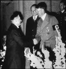 Quelle dclaration prmonitoire Churchill avait-il faite devant la Chambre des Communes aprs les accords de Munich ?