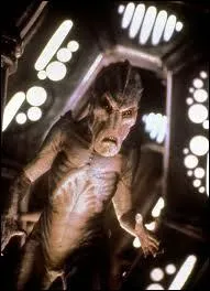 Dans quel film, Bobbi dcouvre-t-elle un vaisseau extraterrestre qui exerce une influence sur les habitants de Haven ?