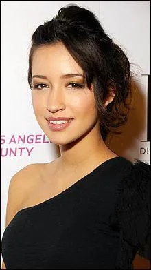 Qui est Christian Serratos ?