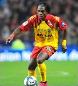 D'un joueur qui dribble de manire inutile, on dit parfois qu'il file au poteau de corner. Supporter lensois, j'ai pu admirer la saison dernire les rushs rond central-poteau de corner de... .