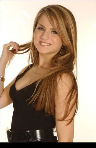 Avec quel footballeur JoJo est-elle sortie ?