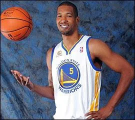 Qui est cet ailier, ancien joueur des Washington Wizards ?