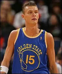 Qui est ce pivot letton des Warriors ?