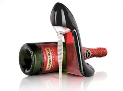 Quelles chaussures de marque sont immdiatement reconnaissables grce  leurs semelles rouges ?