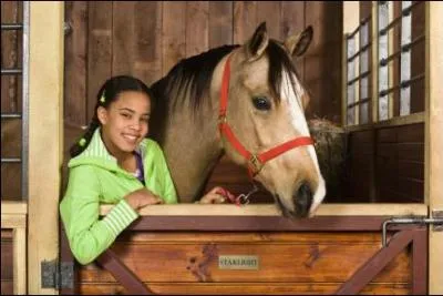 Comment s'appelle le cheval de Carole ?